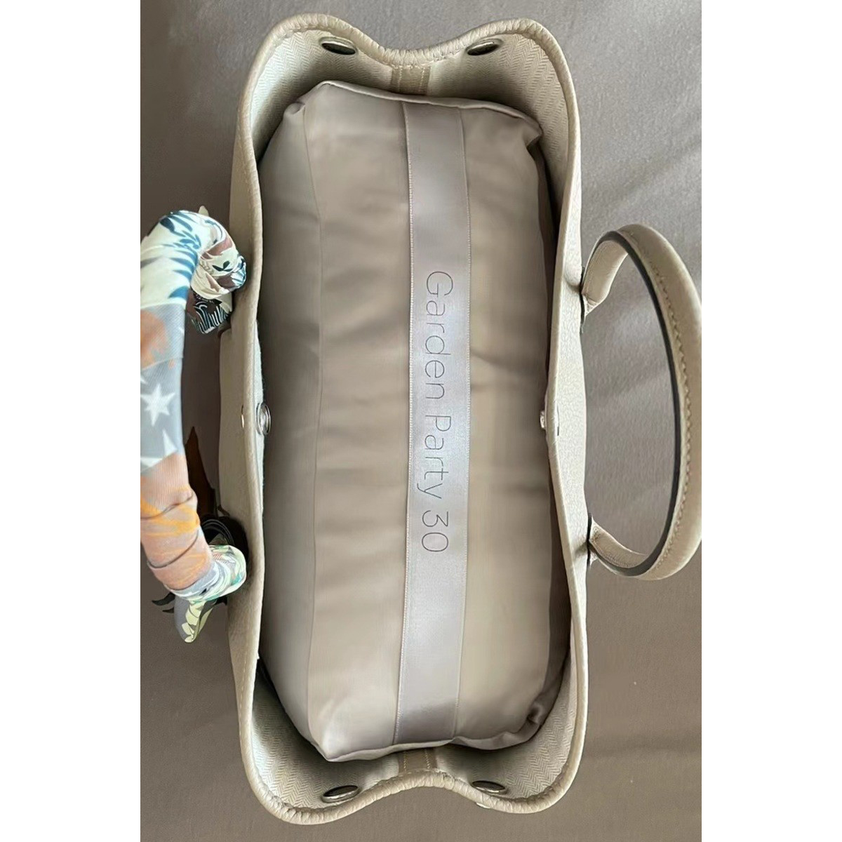 Adatto per H Garden Party 30 3 - Woman In Bag recensione e prezzo