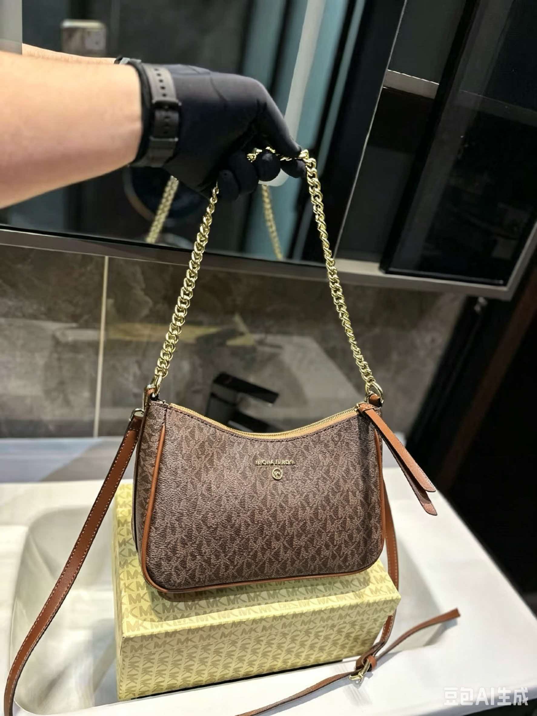 MICHAEL KORS MK Jet Set Travel - Women'S Tote Bags Michael Kors recensione e prezzo